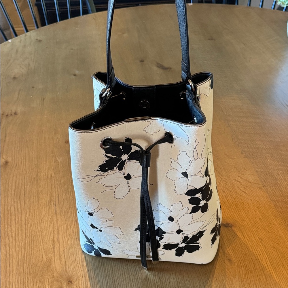 Chaps Black, Cream and White Floral Tote Bag